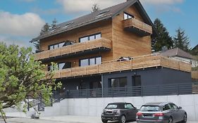 Bergbutzen Mit Balkon
